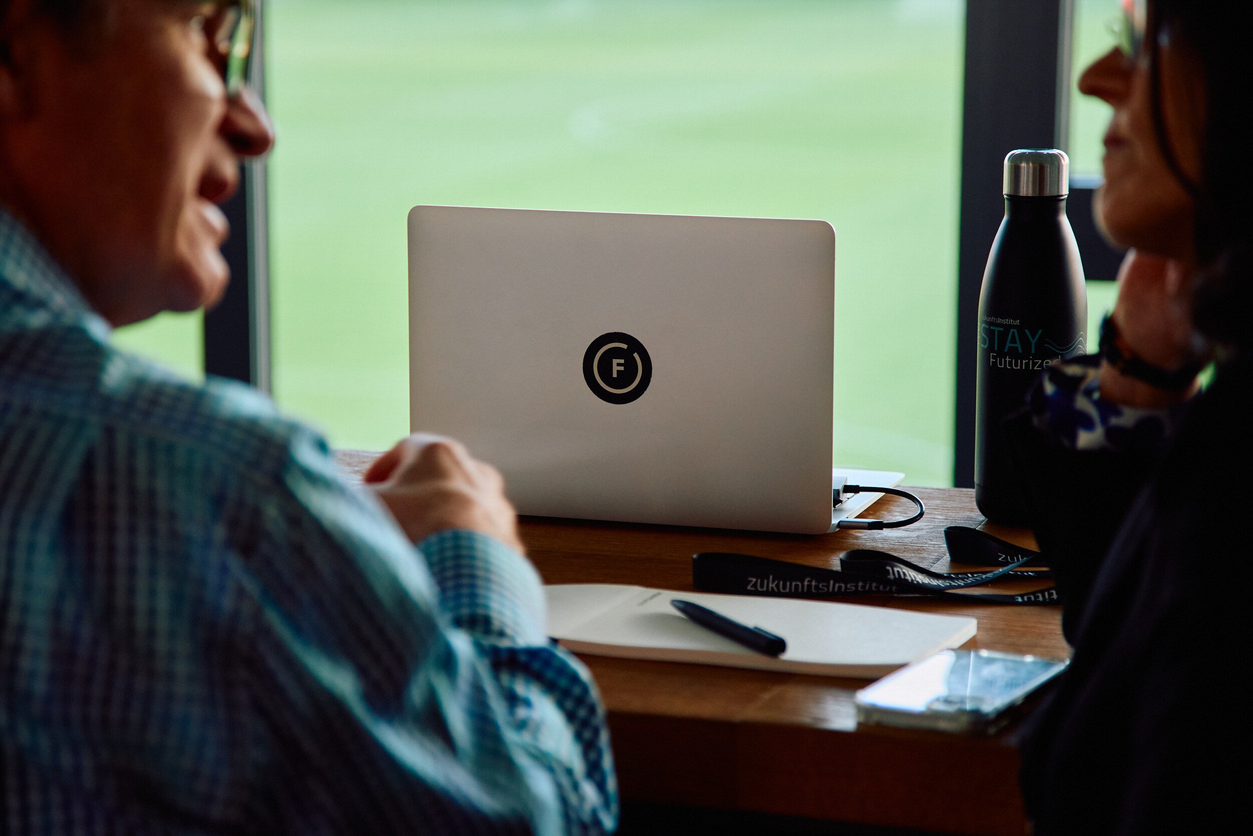 0849_CreditsJonathanGordon